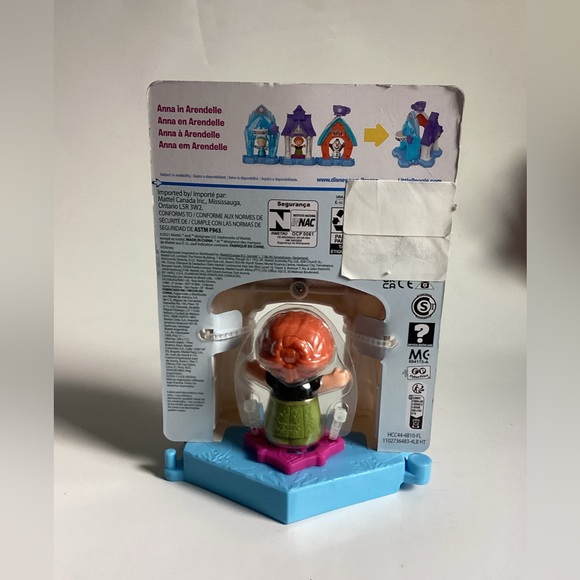 Disney Frozen Anna in Arendelle Little People Portable Playset with Anna Figure - Picture 3 of 3